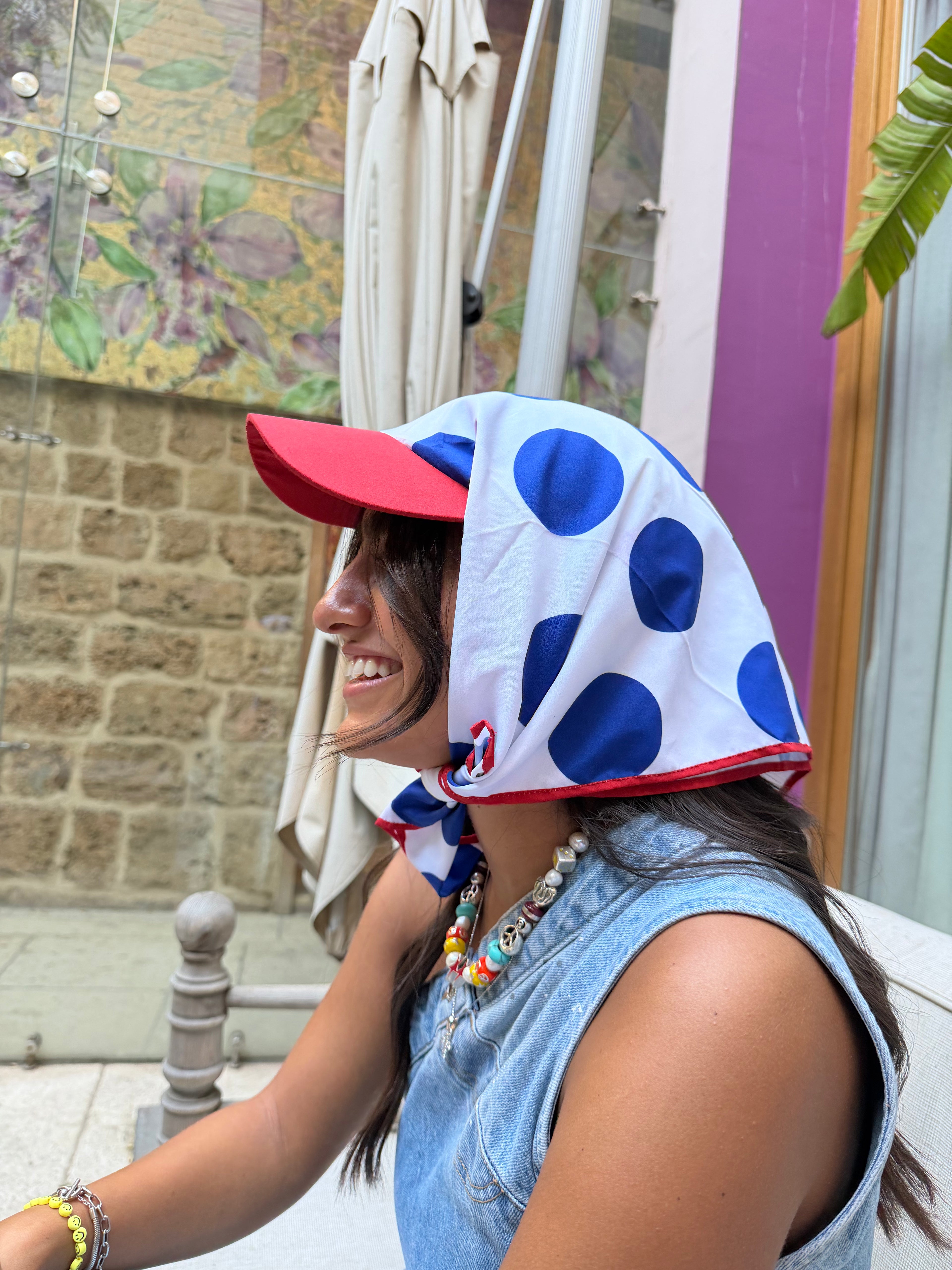 LE CHAPEAU 01